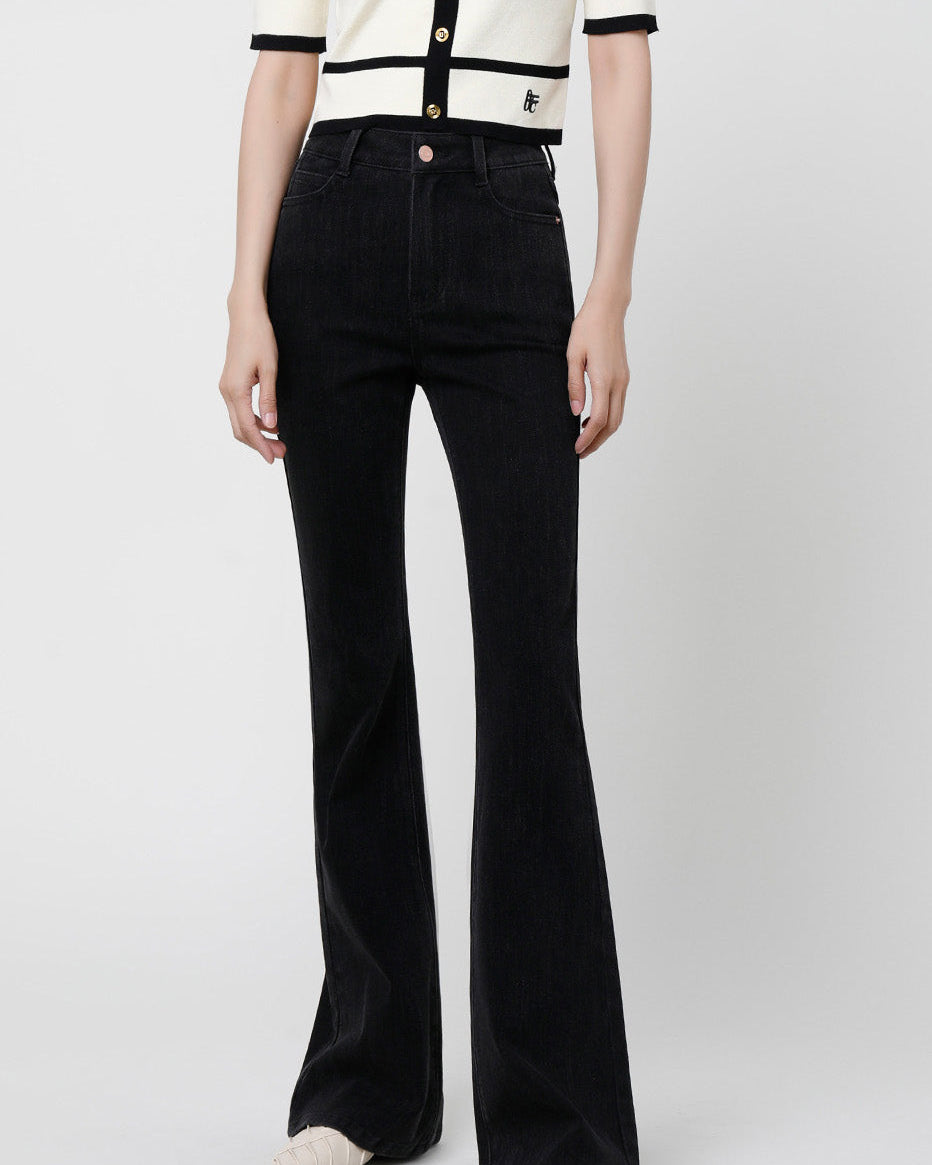 Jeans neri a zampa slim