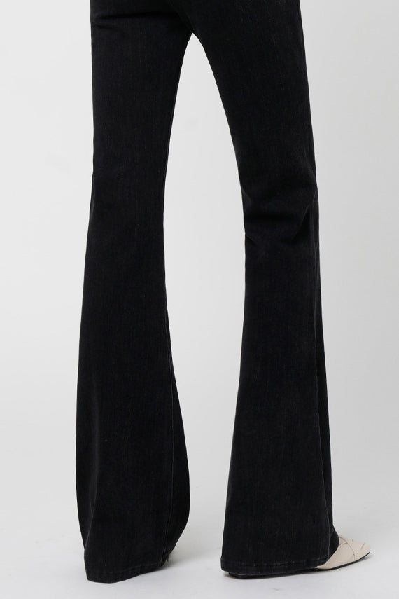 Jeans neri a zampa slim