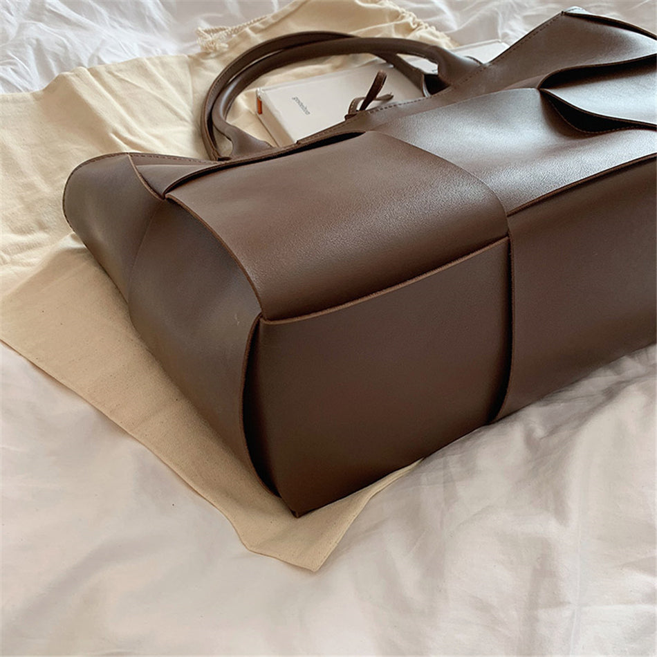 Naomi Medium Shoulder Bag