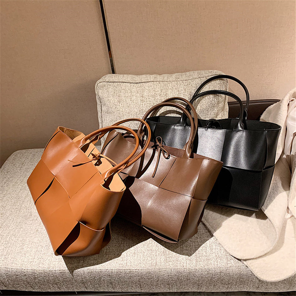 Naomi Medium Shoulder Bag