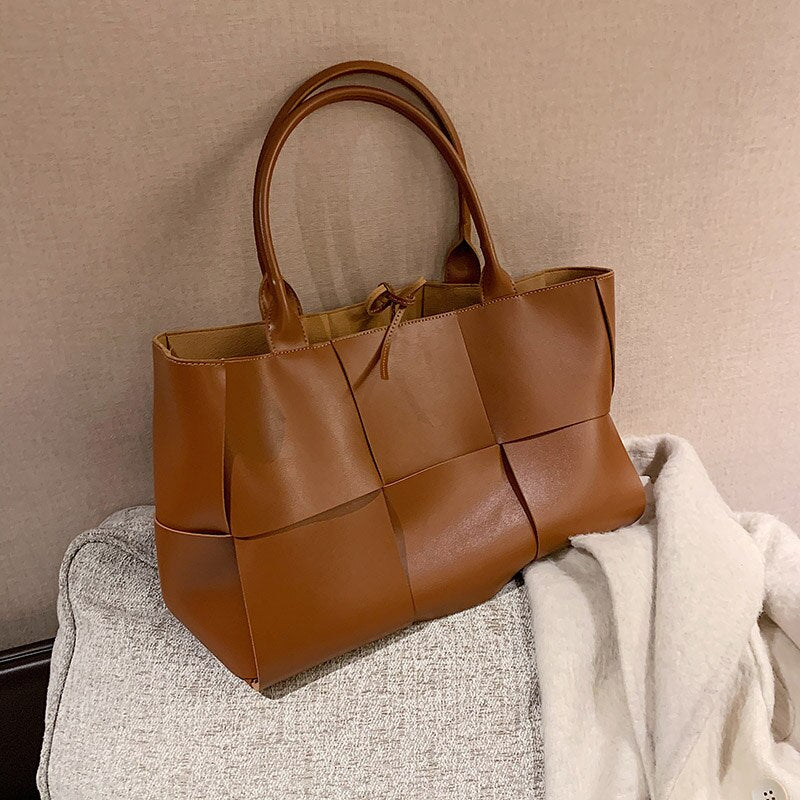 Naomi Medium Shoulder Bag