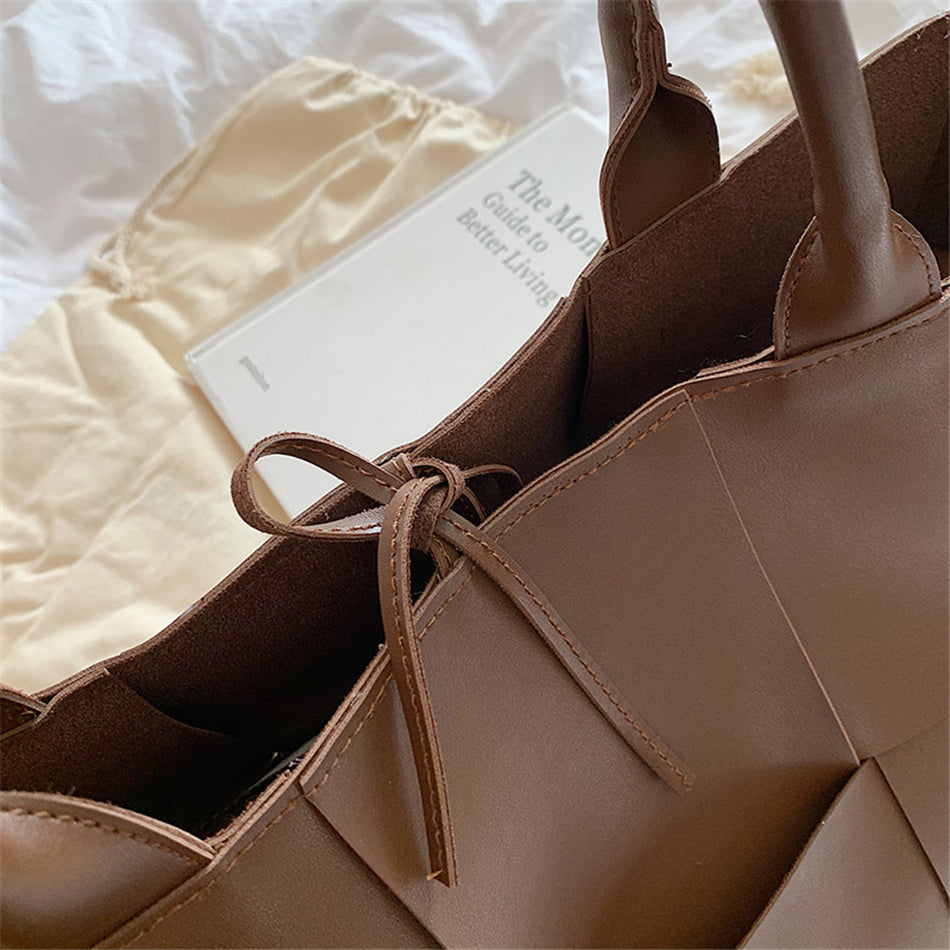 Naomi Medium Shoulder Bag