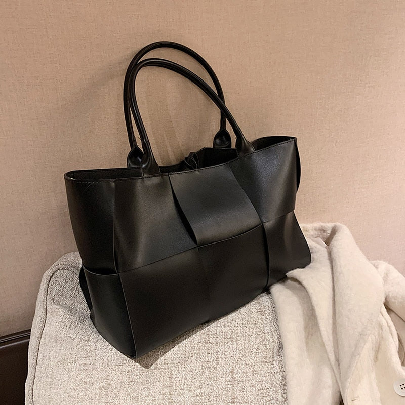 Naomi Medium Shoulder Bag