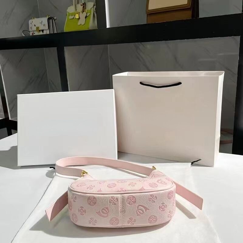 Karla Baguette Bag