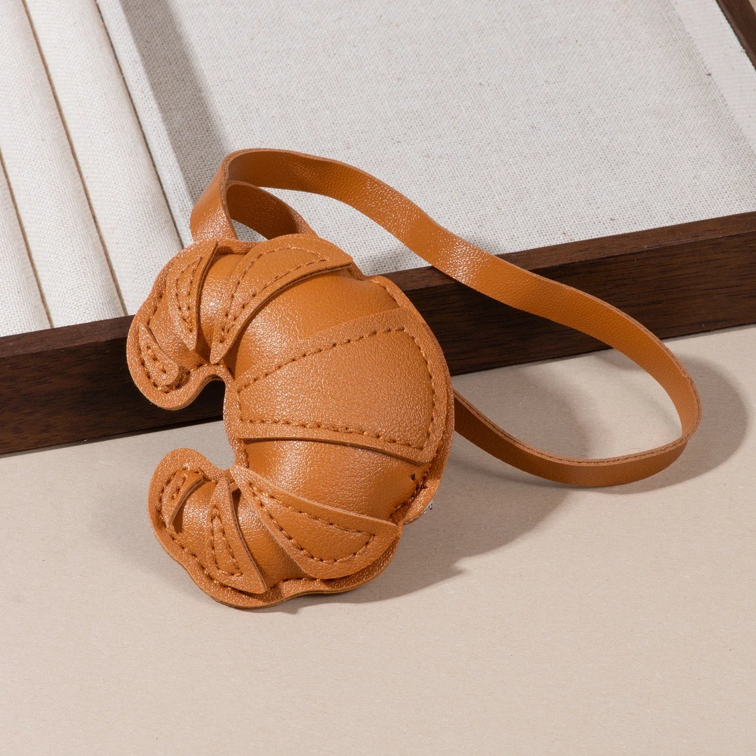 Mozi Croissant Bag
