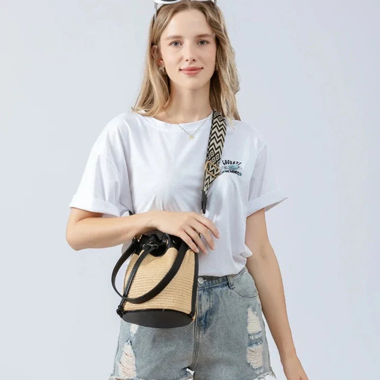 Marília Crossbody Bucket Bag