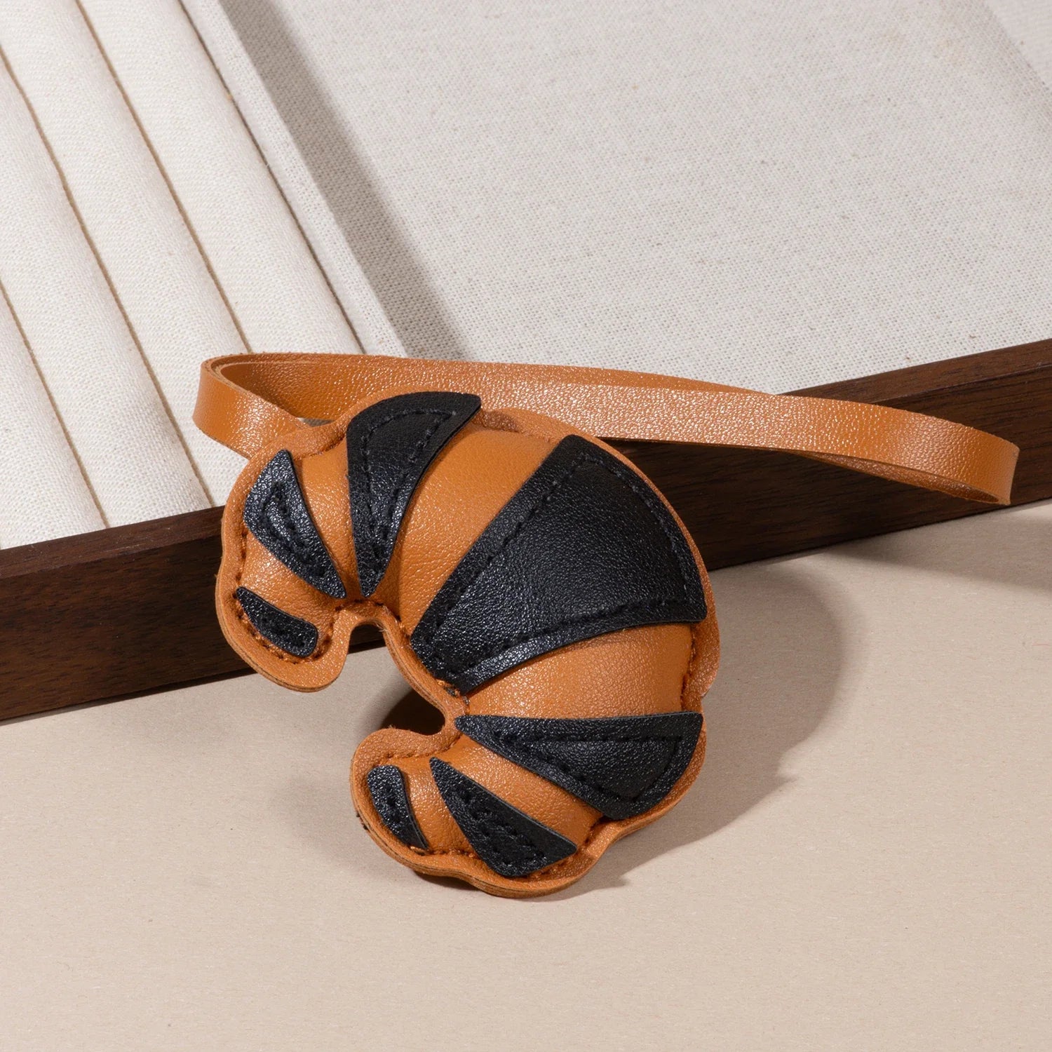 Mozi Croissant Bag
