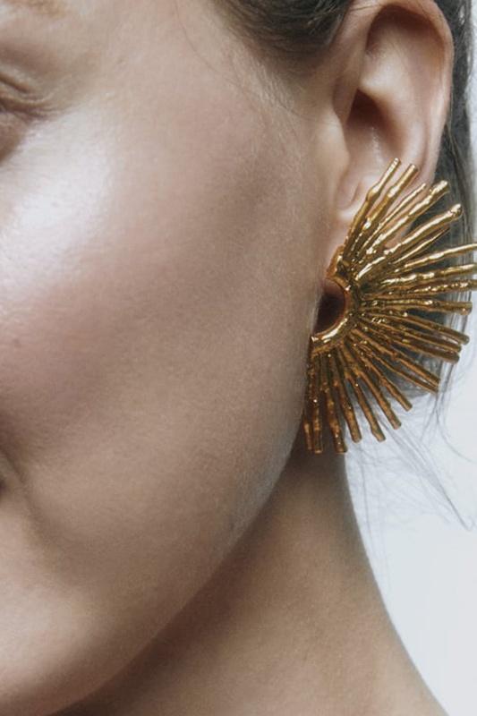 Orecchini semicircolari con settori metallici